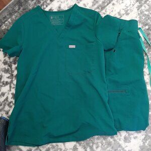 Figs Hunter Green Scrub Set